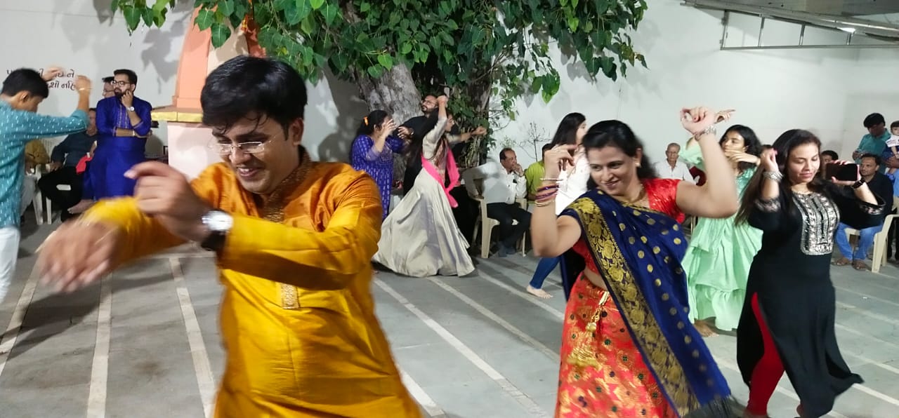 <br /> શ્રીમાળી વાણીયા સોની જ્ઞાતિ પોરબંદર યુવક મંડળ તથા મહિલા મંડળ નાં સંયુક્ત ઉપક્રમે “શરદ પૂર્ણિમા રાસોત્સવનું ભવ્ય આયોજન <br /> શ્રીમાળી વાણીયા સોની જ્ઞાતિ પોરબંદર યુવક મંડળ તથા મહિલા મંડળ નાં સંયુક્ત ઉપક્રમે “શરદ પૂર્ણિમા રાસોત્સવનું ભવ્ય આયોજન