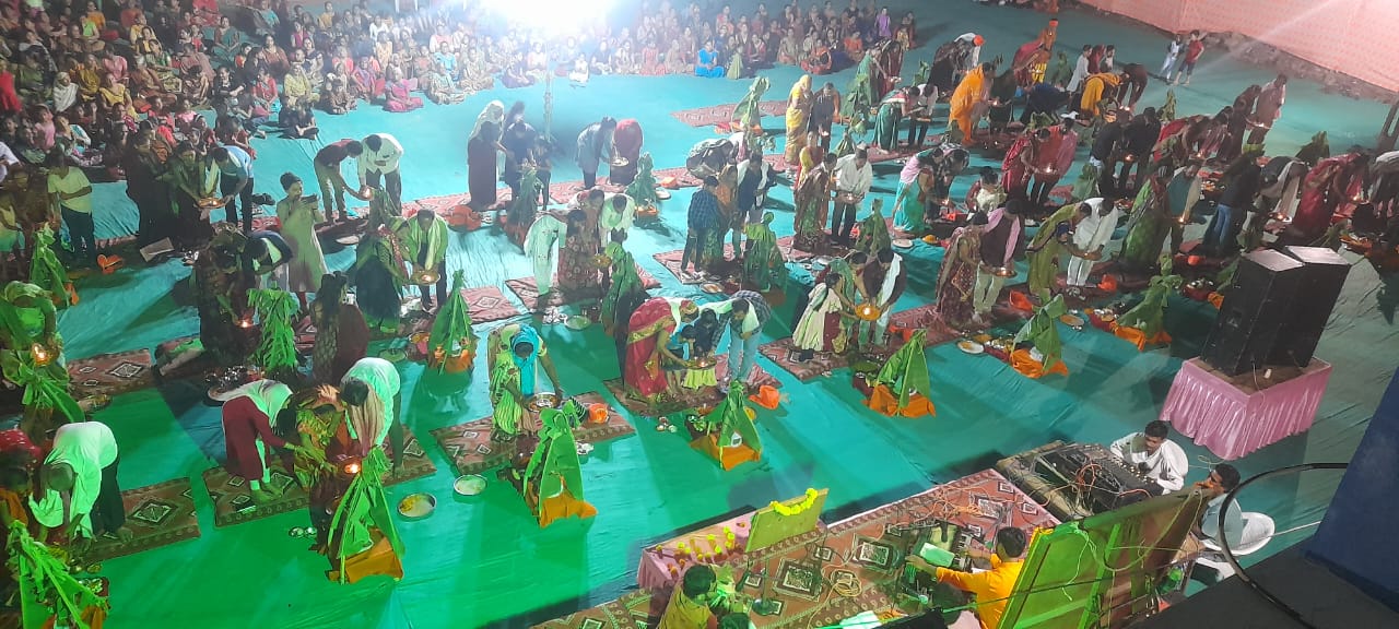 રાણાવાવમાં આઝાદ ગ્રુપ દ્વારા ધનતેરસે સામૂહિક સત્યનારાયણ કથા યોજાઇ : સમરસતા ના ઉદ્દેશ સાથે વિવિધ જ્ઞાતિ ના લોકો જોડાયા રાણાવાવમાં આઝાદ ગ્રુપ દ્વારા ધનતેરસે સામૂહિક સત્યનારાયણ કથા યોજાઇ : સમરસતા ના ઉદ્દેશ સાથે વિવિધ જ્ઞાતિ ના લોકો જોડાયા